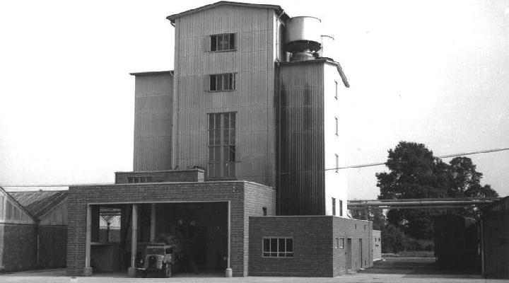 Grain dryer at Sandfield Wharf loading area
