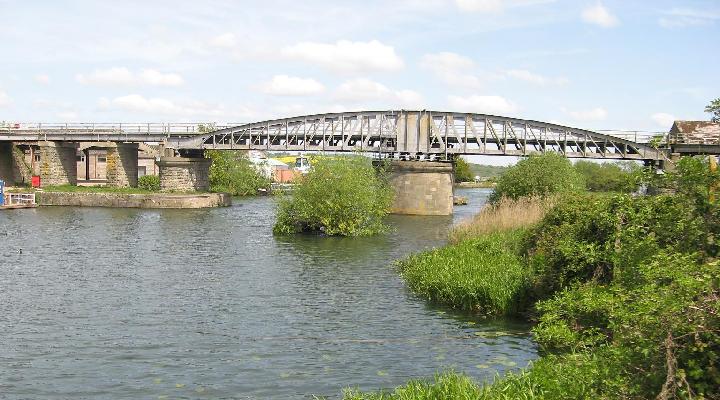 High level swing bridge facing north