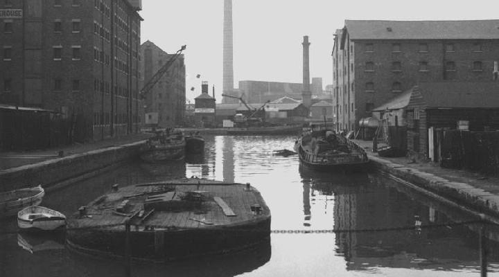 Barge Arm, looking towards Gloucester Dock