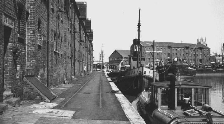 Quay Gloucester Dock, west side from dry dock, looking north